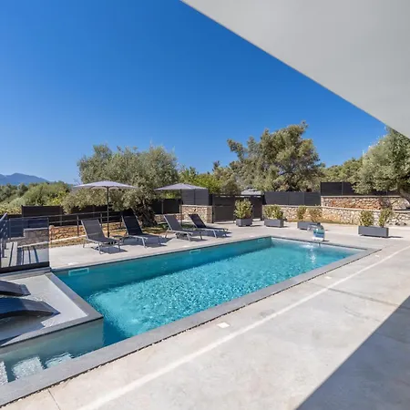 Nadine Spartokhórion