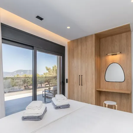 Nadine Willa Spartokhórion